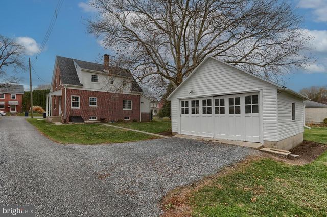 23 MAIN ST, Womelsdorf, PA 19567