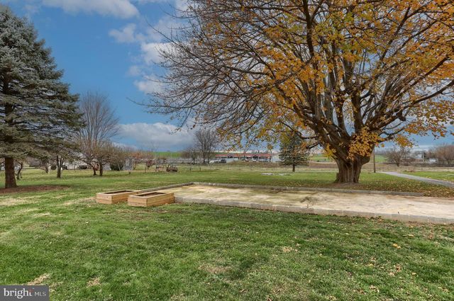 23 MAIN ST, Womelsdorf, PA 19567