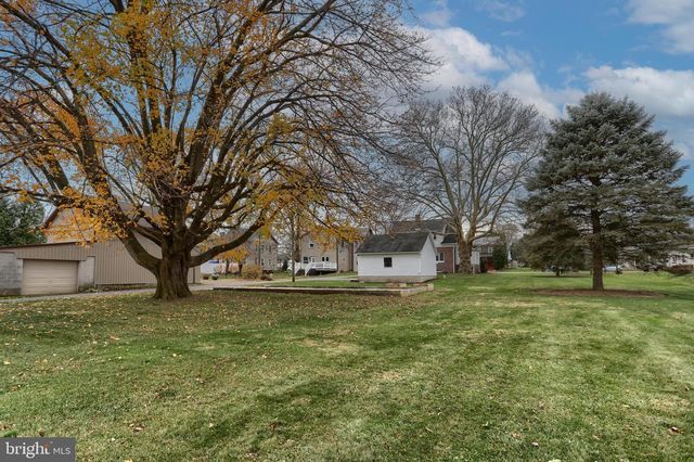 23 MAIN ST, Womelsdorf, PA 19567