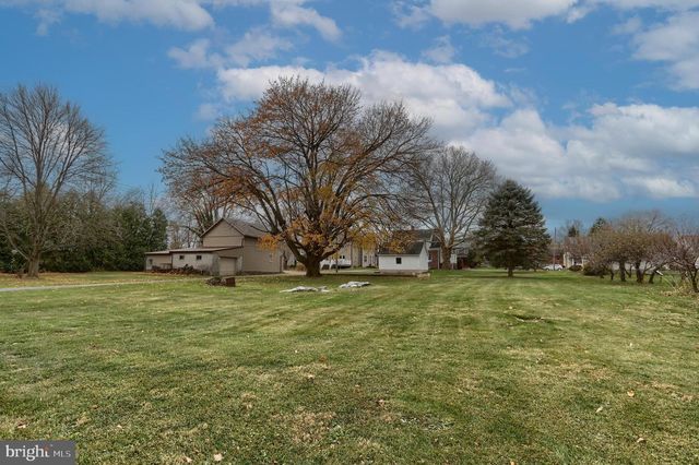 23 MAIN ST, Womelsdorf, PA 19567