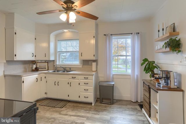 23 MAIN ST, Womelsdorf, PA 19567