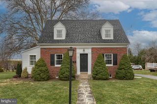 23 MAIN ST, Womelsdorf, PA 19567