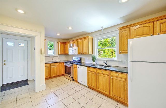 30 Langham Road, Providence, RI 02906