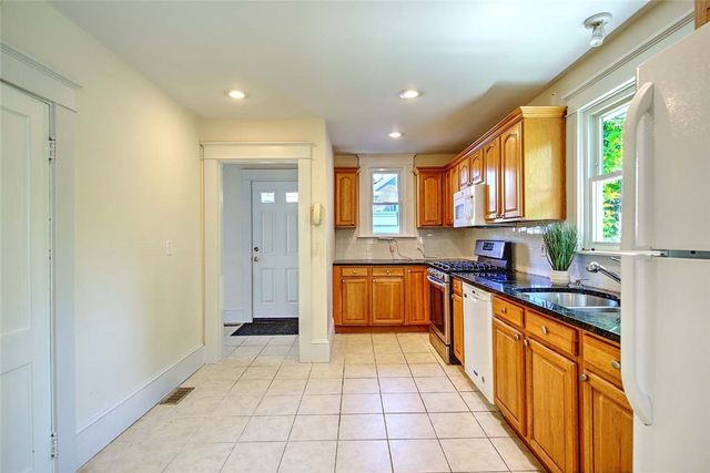 30 Langham Road, Providence, RI 02906