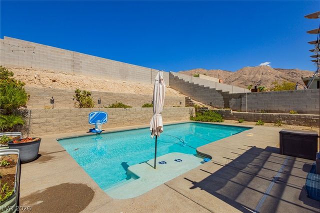 6800 Keren Marie Avenue, Las Vegas, NV 89110