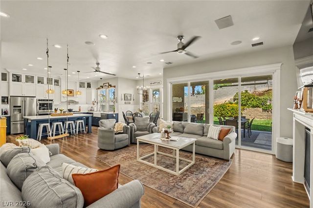 6800 Keren Marie Avenue, Las Vegas, NV 89110