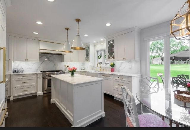 1010 Thunderbird Lane, Naperville, IL 60563