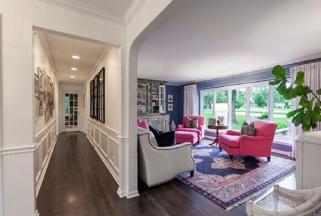 1010 Thunderbird Lane, Naperville, IL 60563