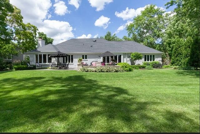1010 Thunderbird Lane, Naperville, IL 60563