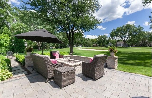 1010 Thunderbird Lane, Naperville, IL 60563