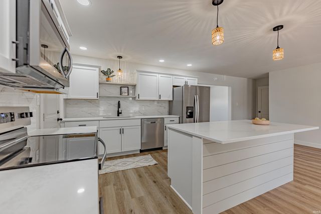 317 Kennedy Drive, Mount Vernon, IN 47620