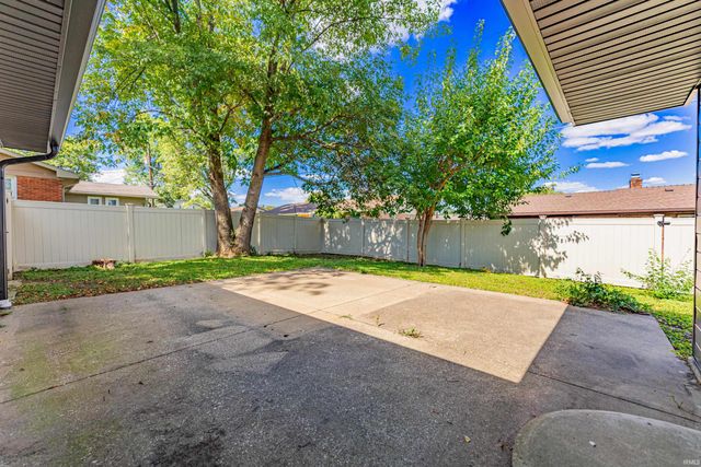 317 Kennedy Drive, Mount Vernon, IN 47620