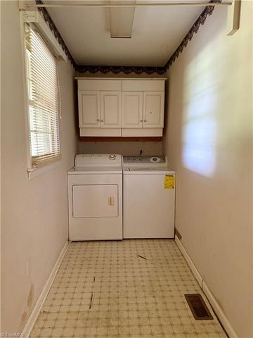 542 Wr Gillespie Road, Dobson, NC 27017