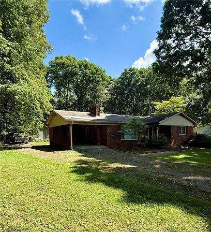 542 Wr Gillespie Road, Dobson, NC 27017