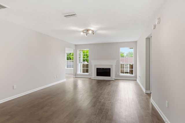 108 Pioneer Ln, La Vergne, TN 37086