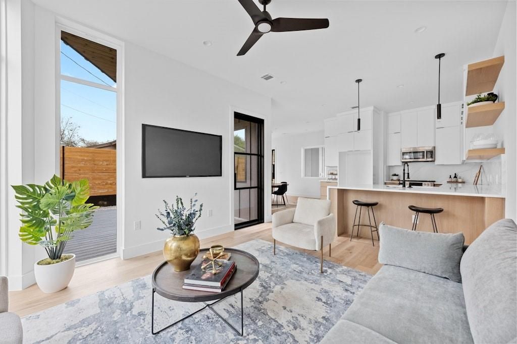1409 Valleyridge DR A, Austin, TX 78704