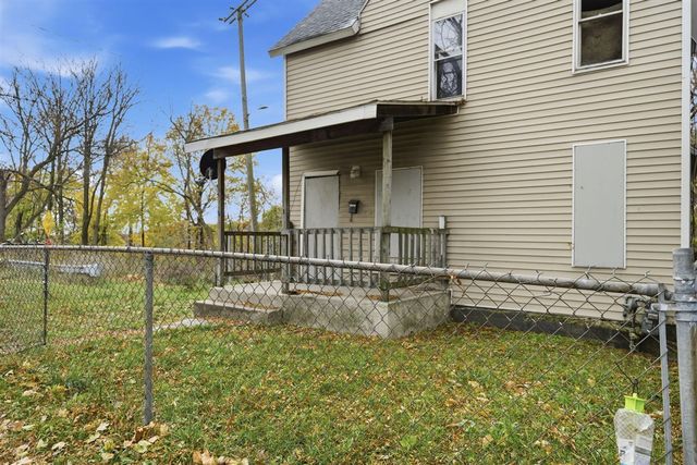 877 Oakland Avenue, Grand Rapids, MI 49503