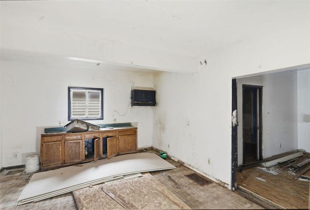 877 Oakland Avenue, Grand Rapids, MI 49503