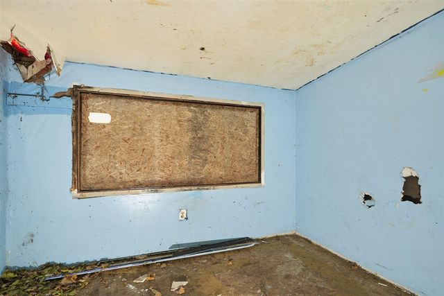 877 Oakland Avenue, Grand Rapids, MI 49503