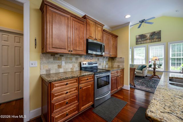 135 Staffordshire Drive, New Bern, NC 28562