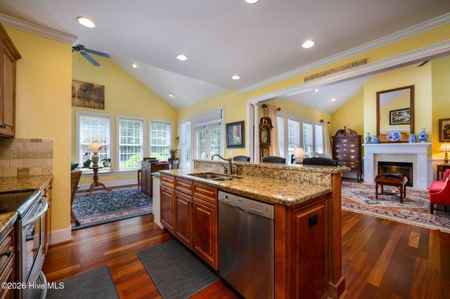 135 Staffordshire Drive, New Bern, NC 28562