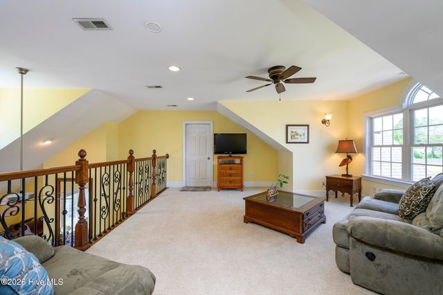 135 Staffordshire Drive, New Bern, NC 28562