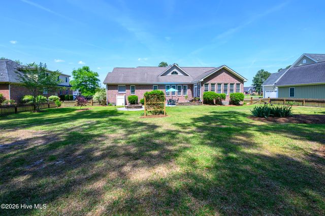 135 Staffordshire Drive, New Bern, NC 28562