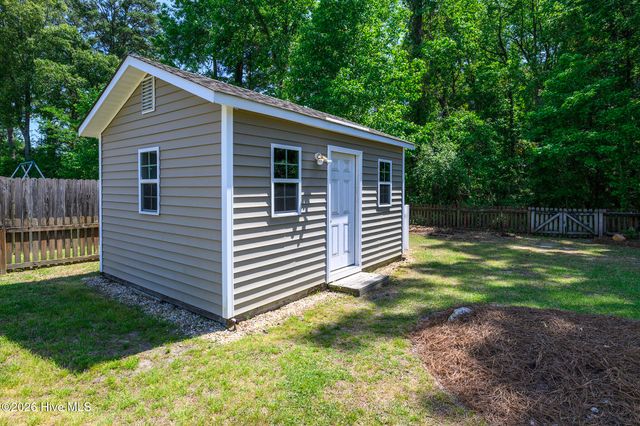 135 Staffordshire Drive, New Bern, NC 28562