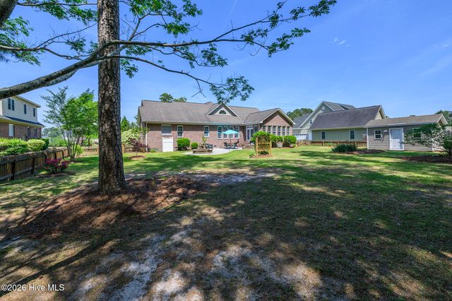 135 Staffordshire Drive, New Bern, NC 28562