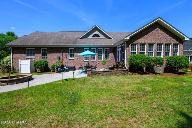 135 Staffordshire Drive, New Bern, NC 28562