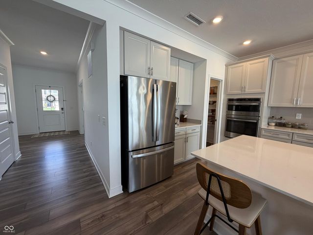 1047 Kendrick Street, Greenwood, IN 46143