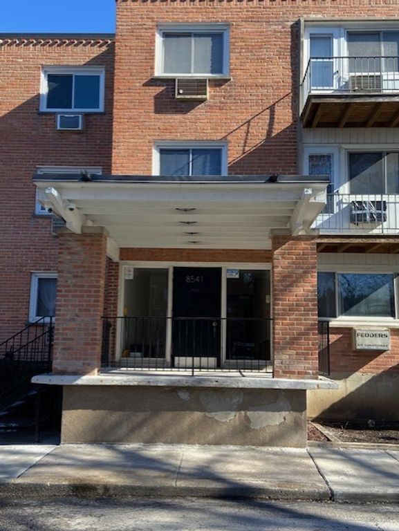 8541 Lotus Avenue 711, Skokie, IL 60077