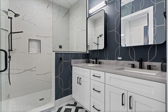 1767 W Rosehill Drive 403, Chicago, IL 60660