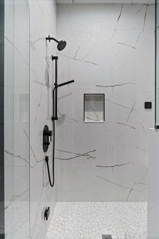 1767 W Rosehill Drive 403, Chicago, IL 60660