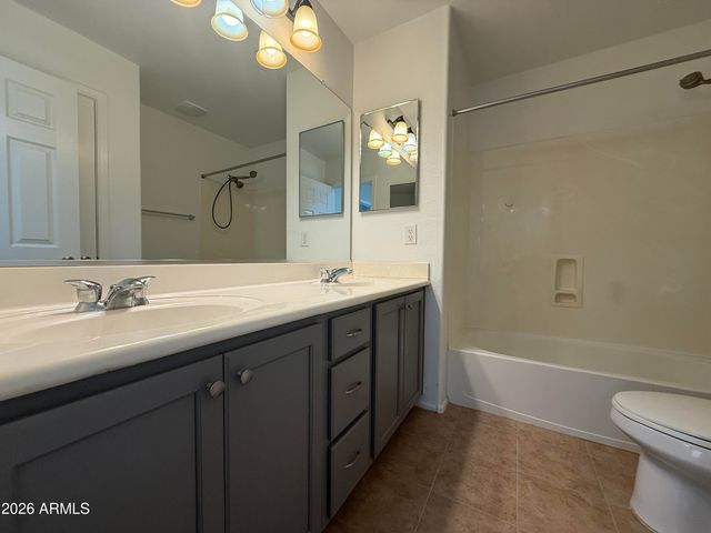 2408 W SKINNER Drive, Phoenix, AZ 85085