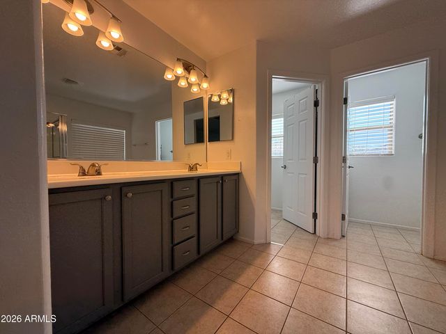 2408 W SKINNER Drive, Phoenix, AZ 85085