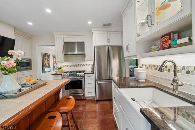 4 Elkin Dr, Livingston Twp., NJ 07039