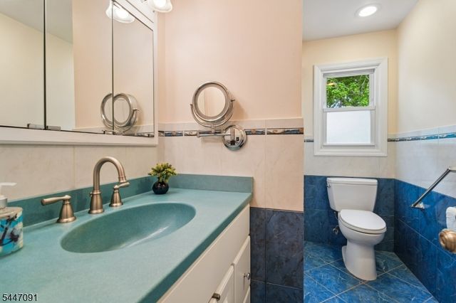 4 Elkin Dr, Livingston Twp., NJ 07039