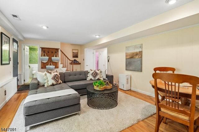 4 Elkin Dr, Livingston Twp., NJ 07039