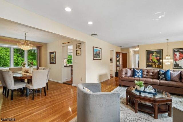4 Elkin Dr, Livingston Twp., NJ 07039
