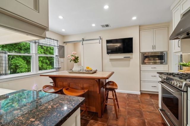 4 Elkin Dr, Livingston Twp., NJ 07039