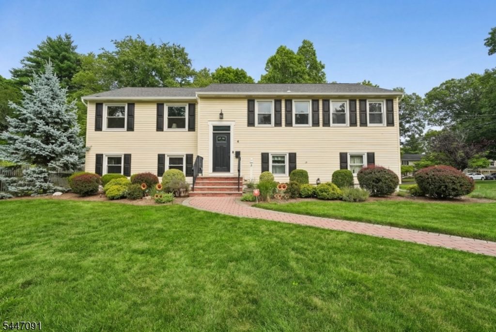 4 Elkin Dr, Livingston Twp., NJ 07039