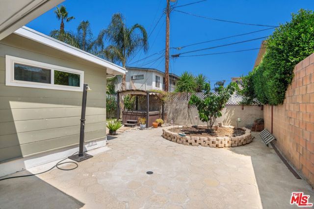 7128 Mammoth Avenue, Van Nuys (los Angeles), CA 91405