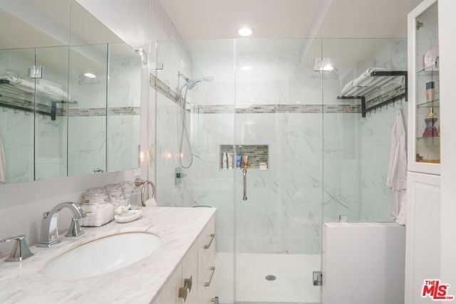 7128 Mammoth Avenue, Van Nuys (los Angeles), CA 91405