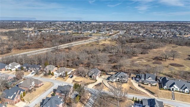 4915 S Inglewood Road, Rogers, AR 72758