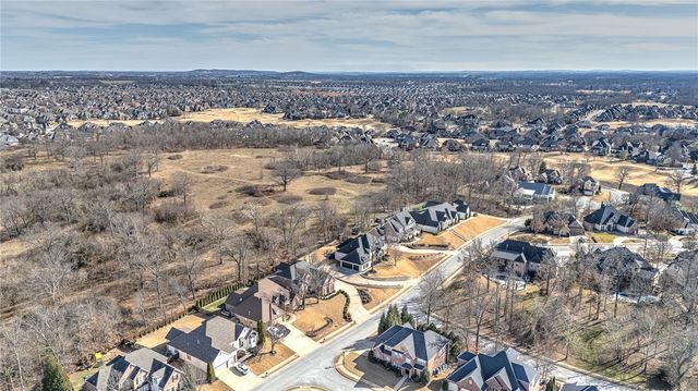 4915 S Inglewood Road, Rogers, AR 72758