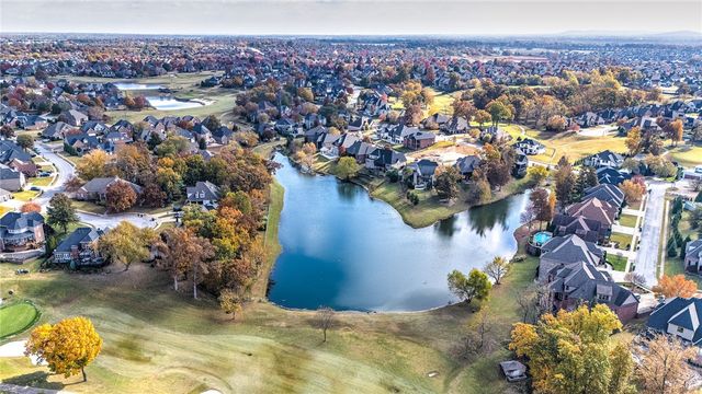 4915 S Inglewood Road, Rogers, AR 72758