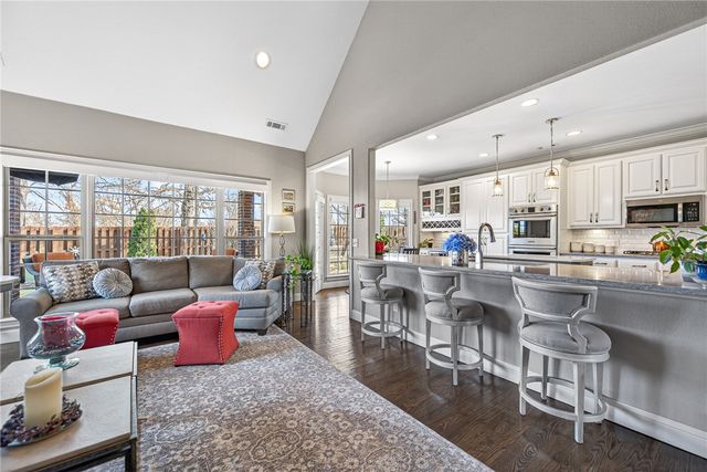 4915 S Inglewood Road, Rogers, AR 72758