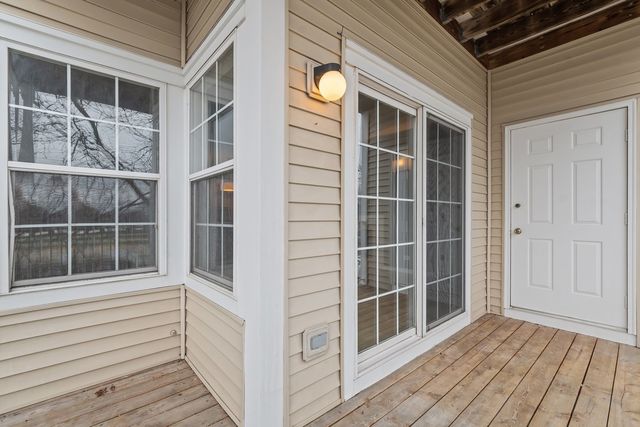 3299 Stratford Court 2A, Lake Bluff, IL 60044
