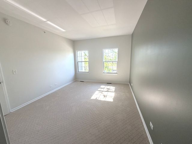 3299 Stratford Court 2A, Lake Bluff, IL 60044